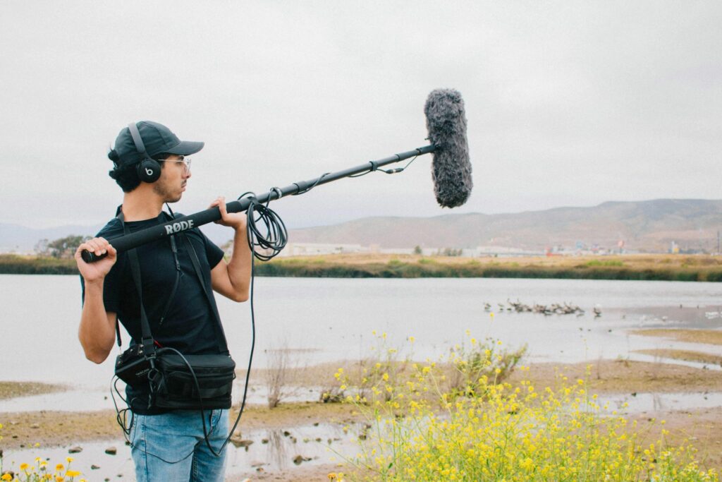 OFFRE D’EMPLOI : INGÉNIEUR·E SON POUR LE TOURNAGE DU FILM « EXHIBITION »